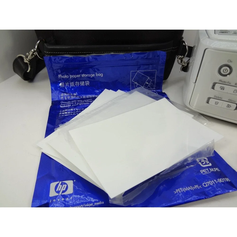 HP Photosmart A712 Compact Photo Printer Q7103A White Bundle with‎ Case